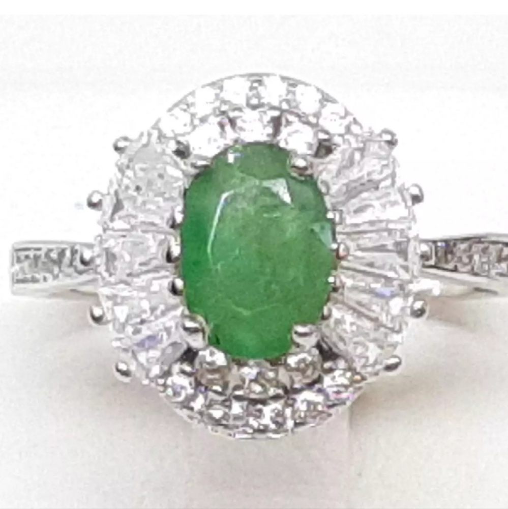 Sz. 8, Emerald&White Sapphire Ring, 925 Sterling Silver, TCW 2.15 carats, NWOT